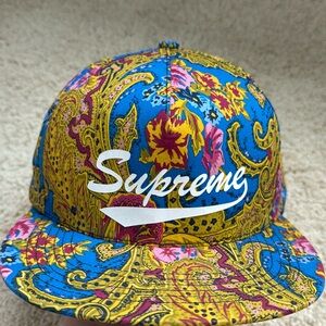SUPREME flat bill hat